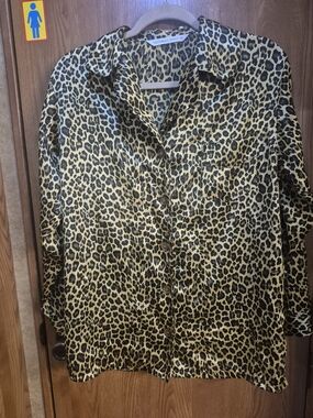 Victoria's Secret Women's Animal Print Gown.   Box 48